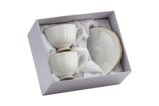 Filiżanki ze spodkiem 2 szt w pudełku białe złote porcelana