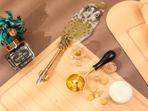 Zestaw piśmienniczy dla nauczyciela pióro pieczęć sowa