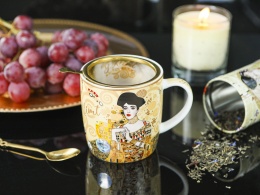 Kubek w puszce do herbaty kawy Klimt Adela Carmani prezent