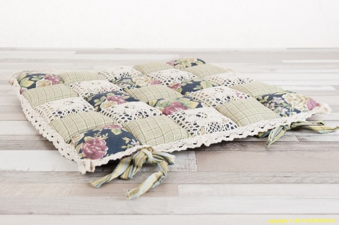 PODUSZKA NA KRZESŁO FOTEL PATCHWORK DEKORACYJNA