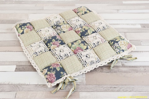 PODUSZKA NA KRZESŁO FOTEL PATCHWORK DEKORACYJNA