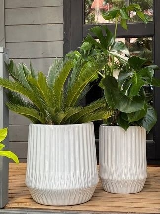 Osłonka wysoka donica ceramiczna biała na kwiaty ozdobna