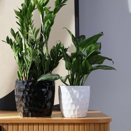 Osłonka biała na kwiaty doniczka ceramiczna ozdobna donica