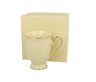 Kubek Victoria ecru porcelana na prezent do kawy herbaty