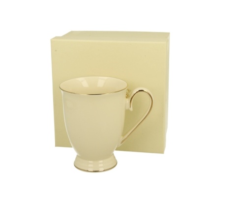 Kubek Victoria ecru porcelana na prezent do kawy herbaty