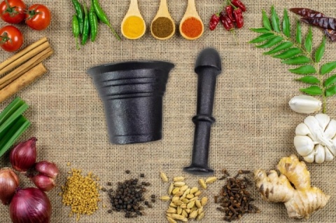 Moździerz żeliwny dzwon do ziół przypraw ręczny tłuczek