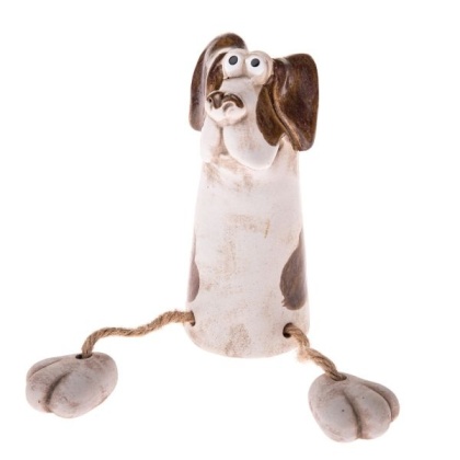 Ceramiczna figurka pies z wiszącymi nogami na prezent ozdoba na biurko
