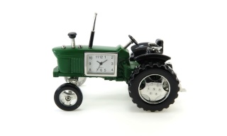 Traktor z zegarkiem figurka zielona na biurko dekoracja metalowa na urodziny auto