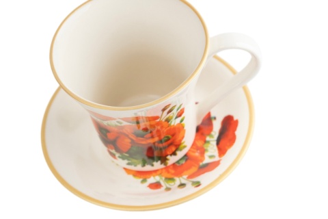 Kremowa filiżanka ceramiczna ze spodkiem 250ml Mieroszów – maki, złoty rant