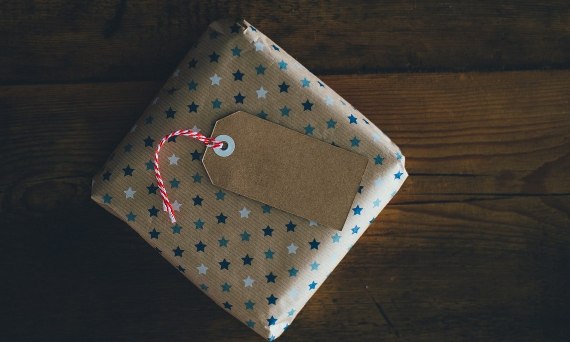 Top 20: najlepsze pomysły na drobne prezenty na święta Bożego Narodzenia